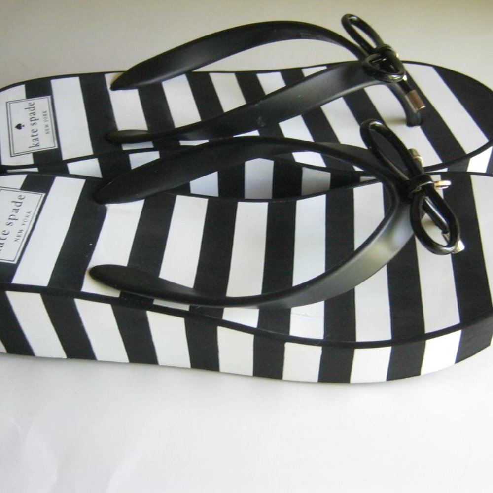 KATE SPADE Womens Black & White Striped Flip Flops - Picture 2 of 10